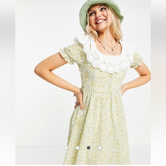 Urban Revivo ASOS - Frill Neck Floral Dress in Green - Picture 3 of 8